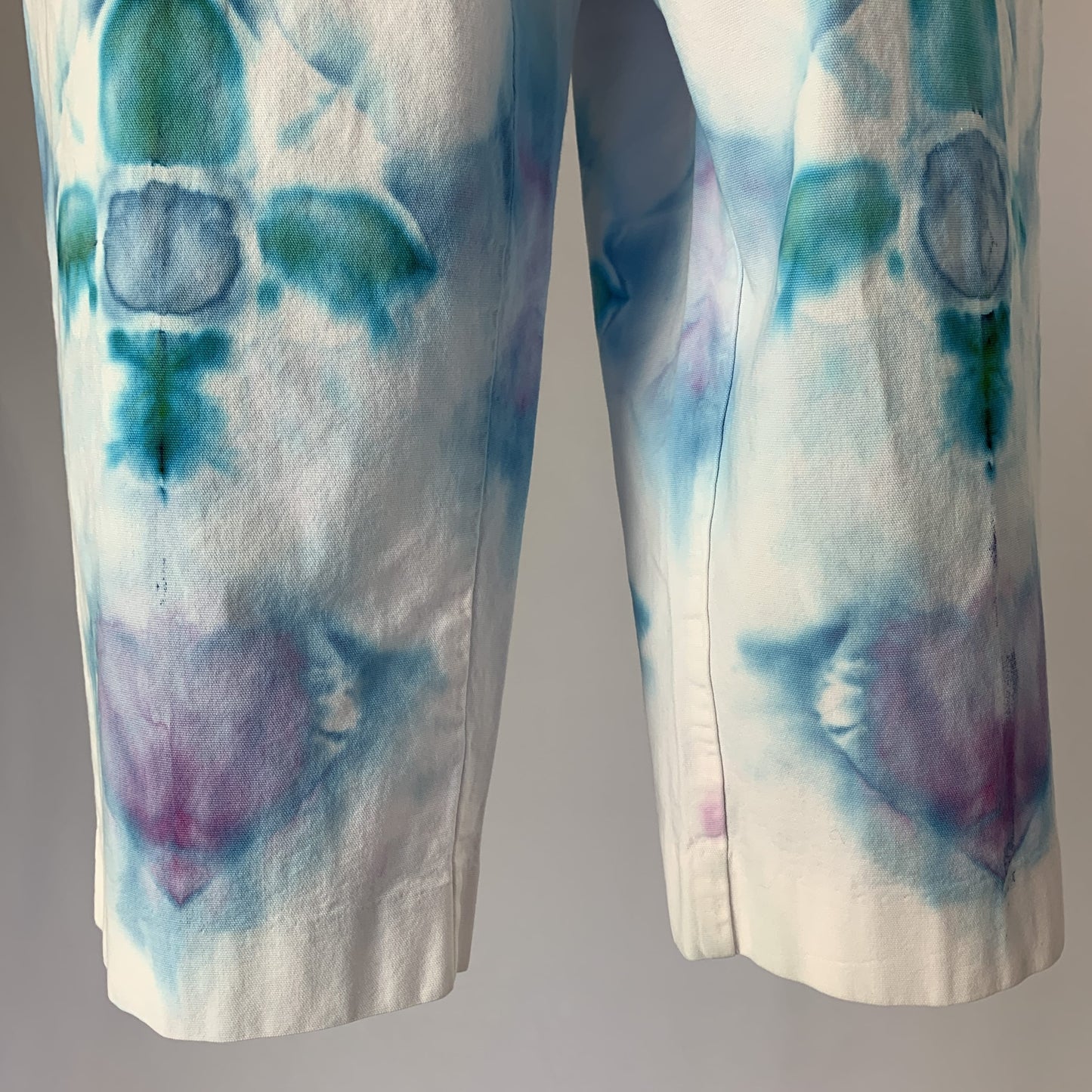 Teal and Magenta Lens Flare Flow | Capri pants | 31” waist