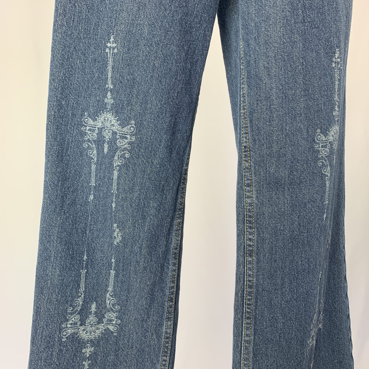 Long Ornate Filigree and Filigree Medallion | Jeans | 30” waist