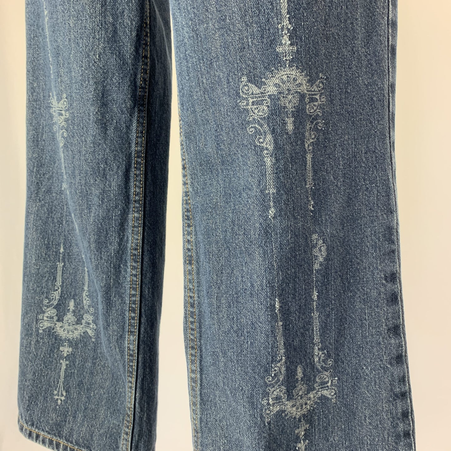 Long Ornate Filigree and Filigree Medallion | Jeans | 30” waist