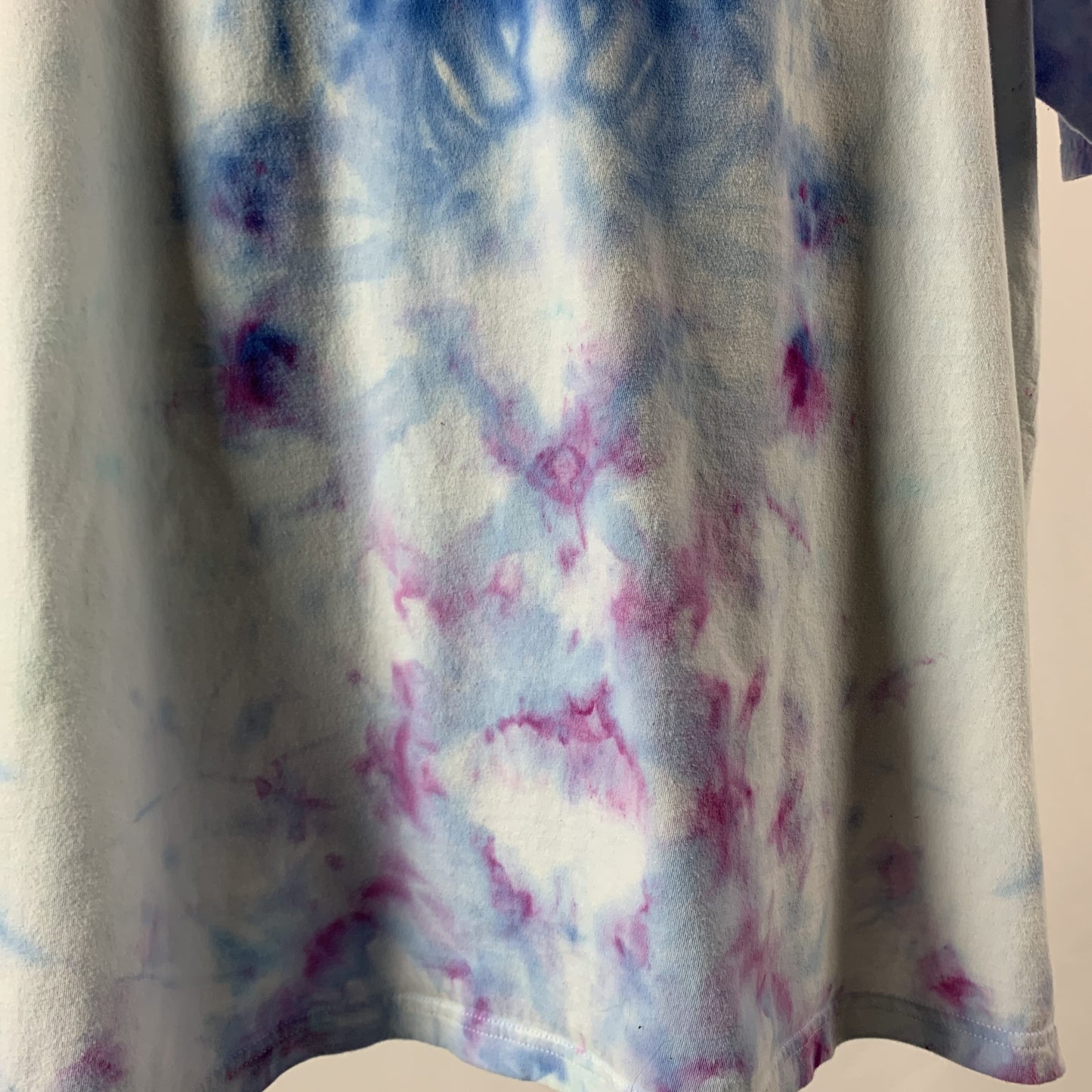 Soft Psychedelic Blues | T-shirt | 48+” chest