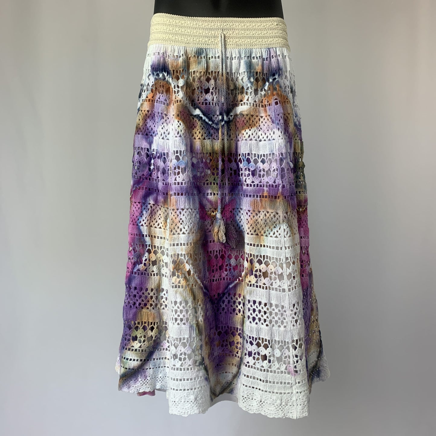 Rococo | Mid-length skirt | 28-38” waist